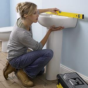 Image: Bathroom remodel (© Digital Vision/Photolibrary)